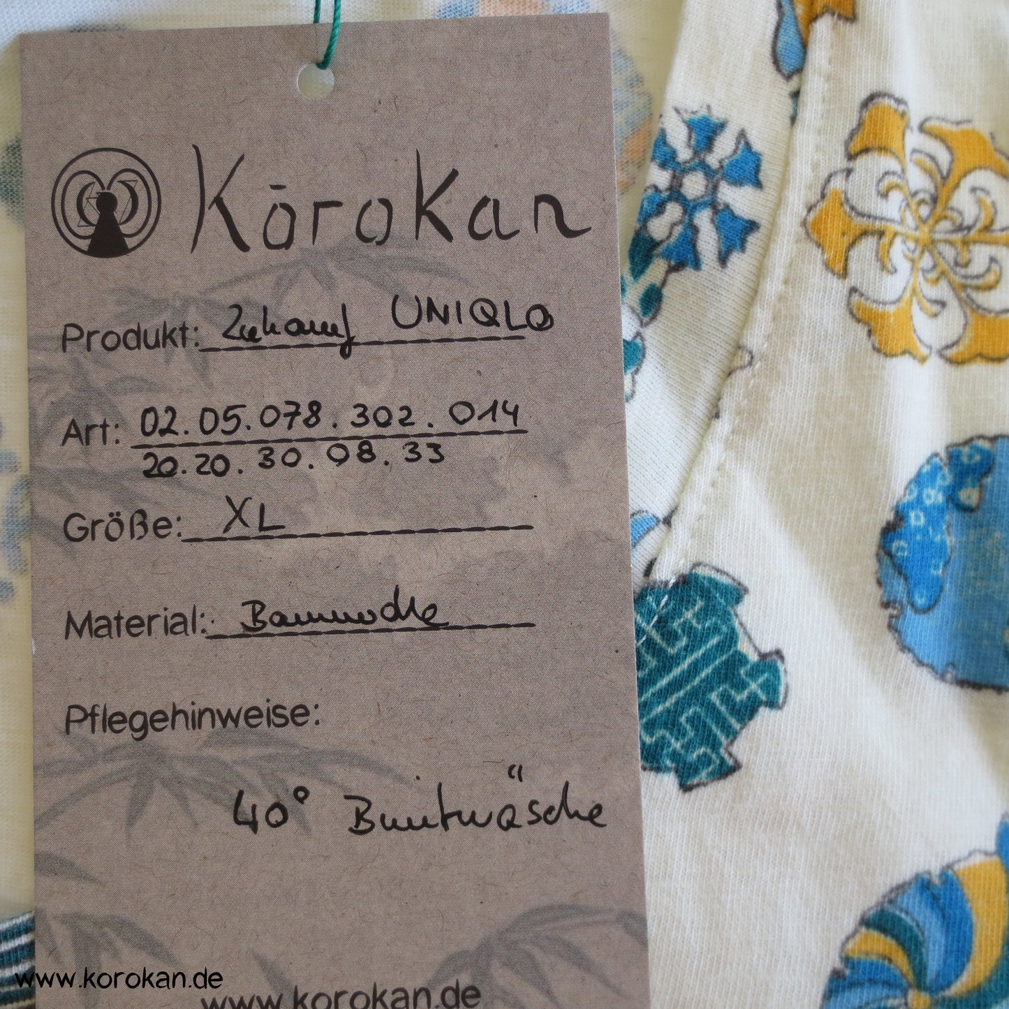 Uniqlo Schneeflocken Symbole T Shirt Gr. XL