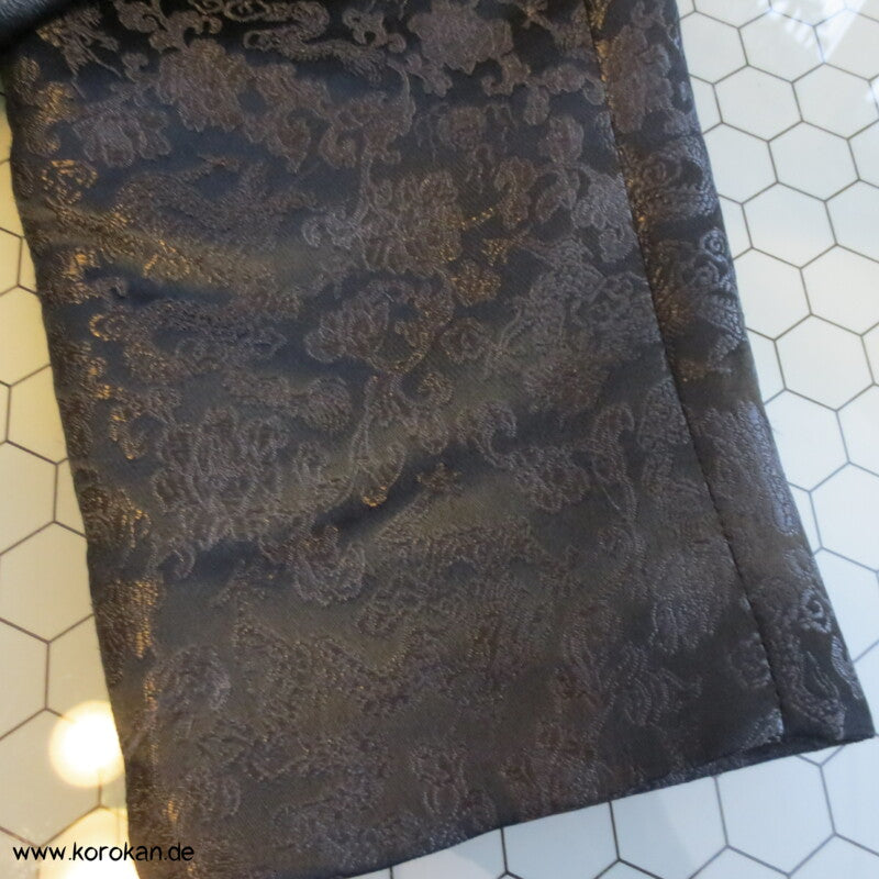 maßangefertigter Herrenanzug schwarze chinesische Drachenseide, ca. Gr. 52