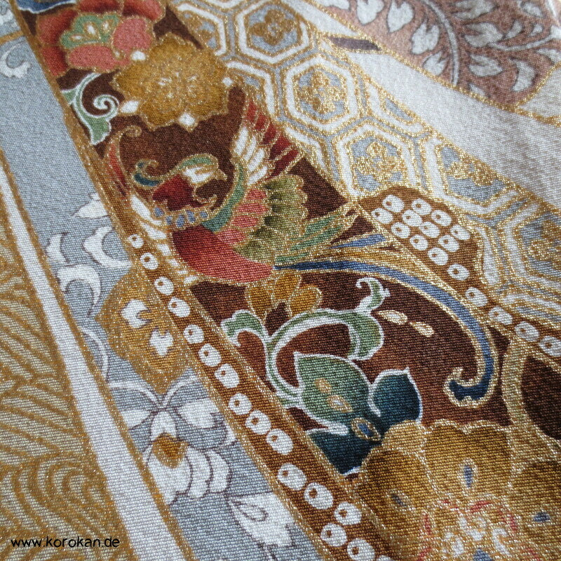 Noshibündel auf blasslila Seidencrepe Iro Tomesode Kimono