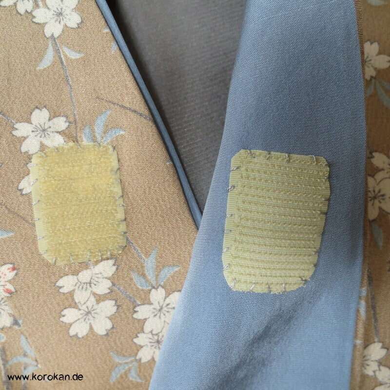 helle Blumen zweiteiliger Kimono, Dochugi + Wickelrock