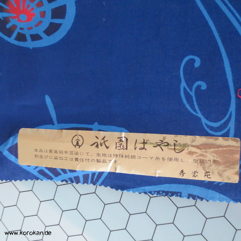 Papierschirme auf blau Yukata Kimono Baumwollstoff
