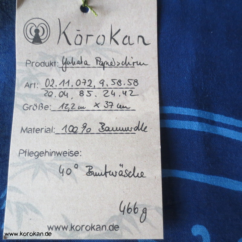 Papierschirme auf blau Yukata Kimono Baumwollstoff