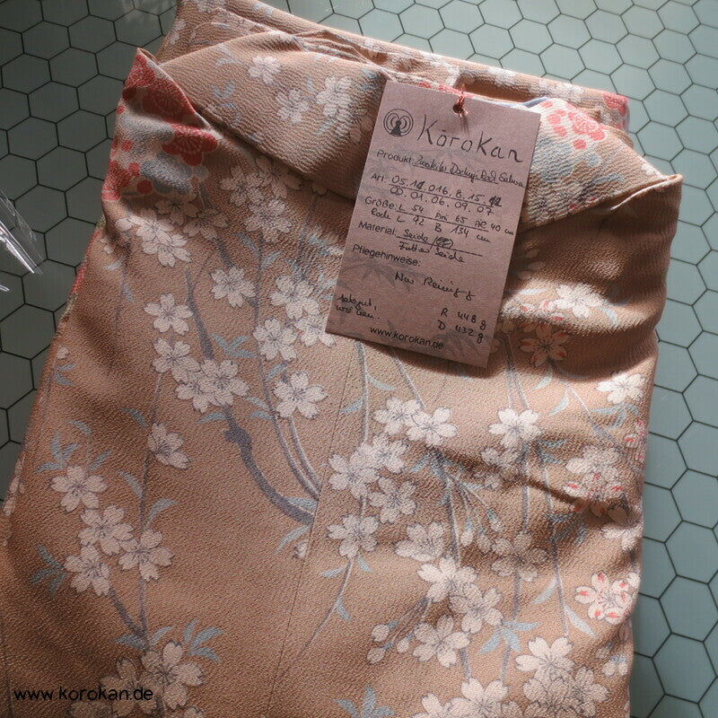 helle Blumen zweiteiliger Kimono, Dochugi + Wickelrock