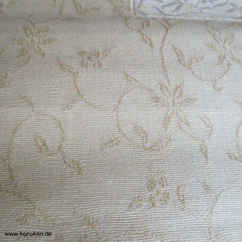 japanisches Rollbild Tiger mit Beschwerungsrollen im Holzkasten