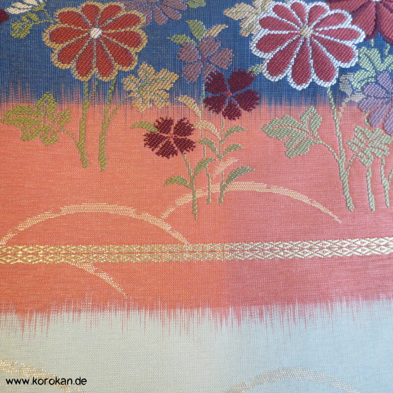 Blumenwiese auf blau - lachs - kiesel Fukuro Obi