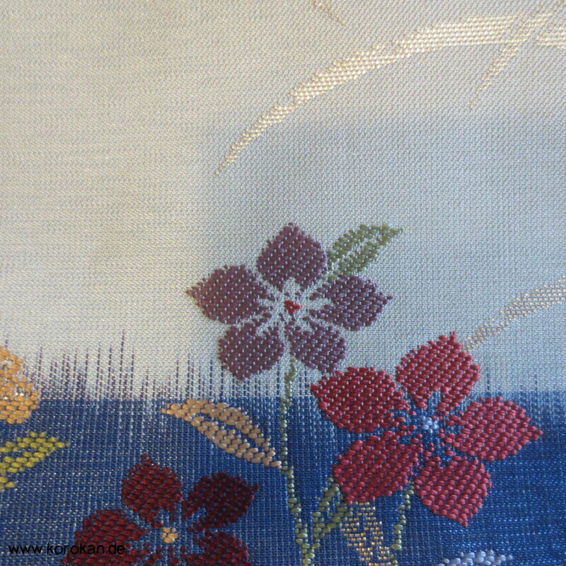 Blumenwiese auf blau - lachs - kiesel Fukuro Obi