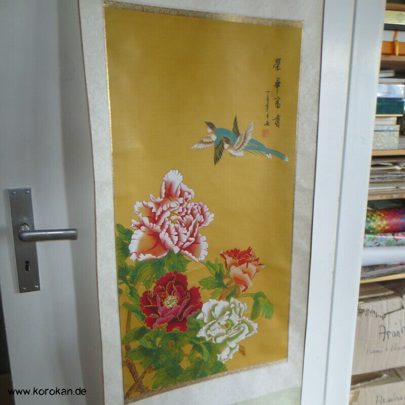 japanisches Rollbild Vögel über Päonien mit  Beschwerungsrollen