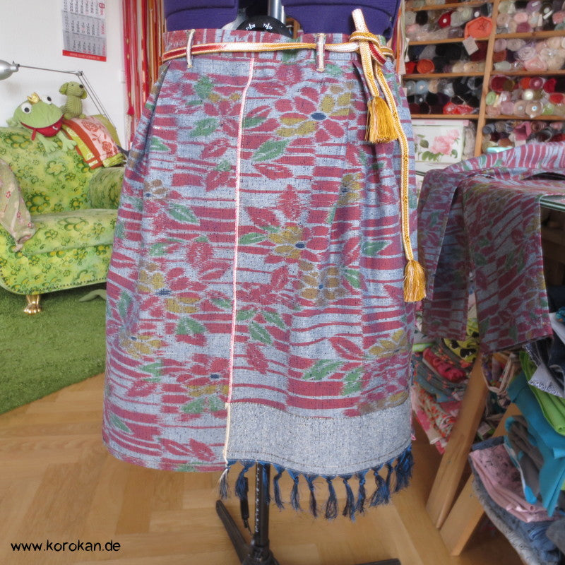 Bahnen Rock, Tsumugi Kasuri Kimono Seide, mit Endstück