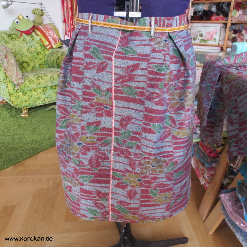 Bahnen Rock, Tsumugi Kasuri Kimono Seide, mit Endstück