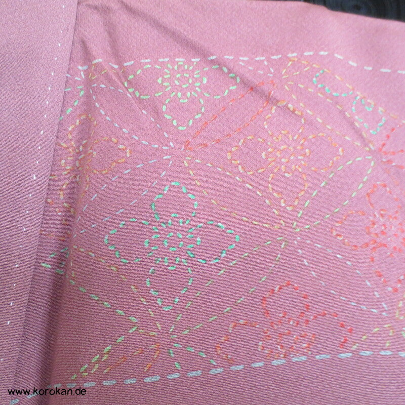Sashiko Motive teilbestickter Tsukesage Kimono Seidencrepe