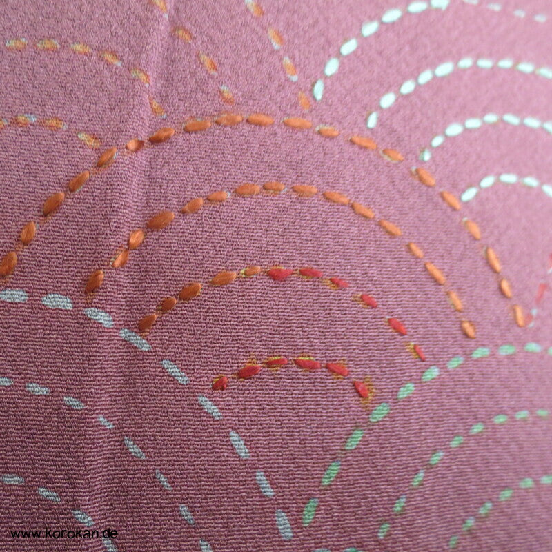 Sashiko Motive teilbestickter Tsukesage Kimono Seidencrepe