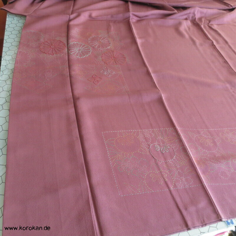 Sashiko Motive teilbestickter Tsukesage Kimono Seidencrepe