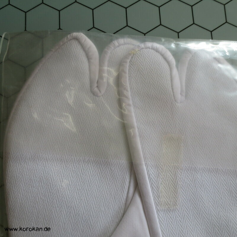weiße Tabi Socken mit 4 Haken