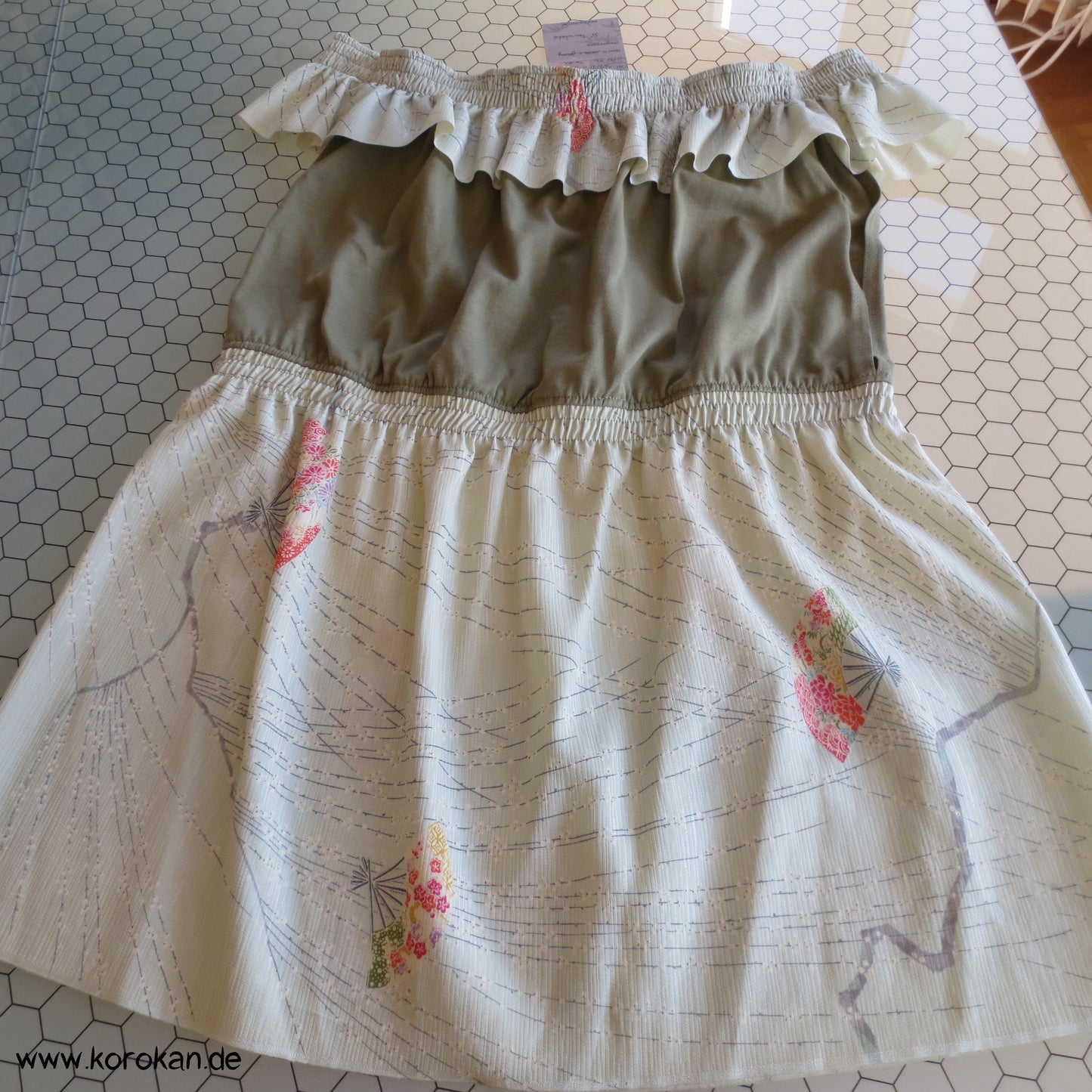 Carmen top aus Baumwolljersey und Kimono Seidenkrepp
