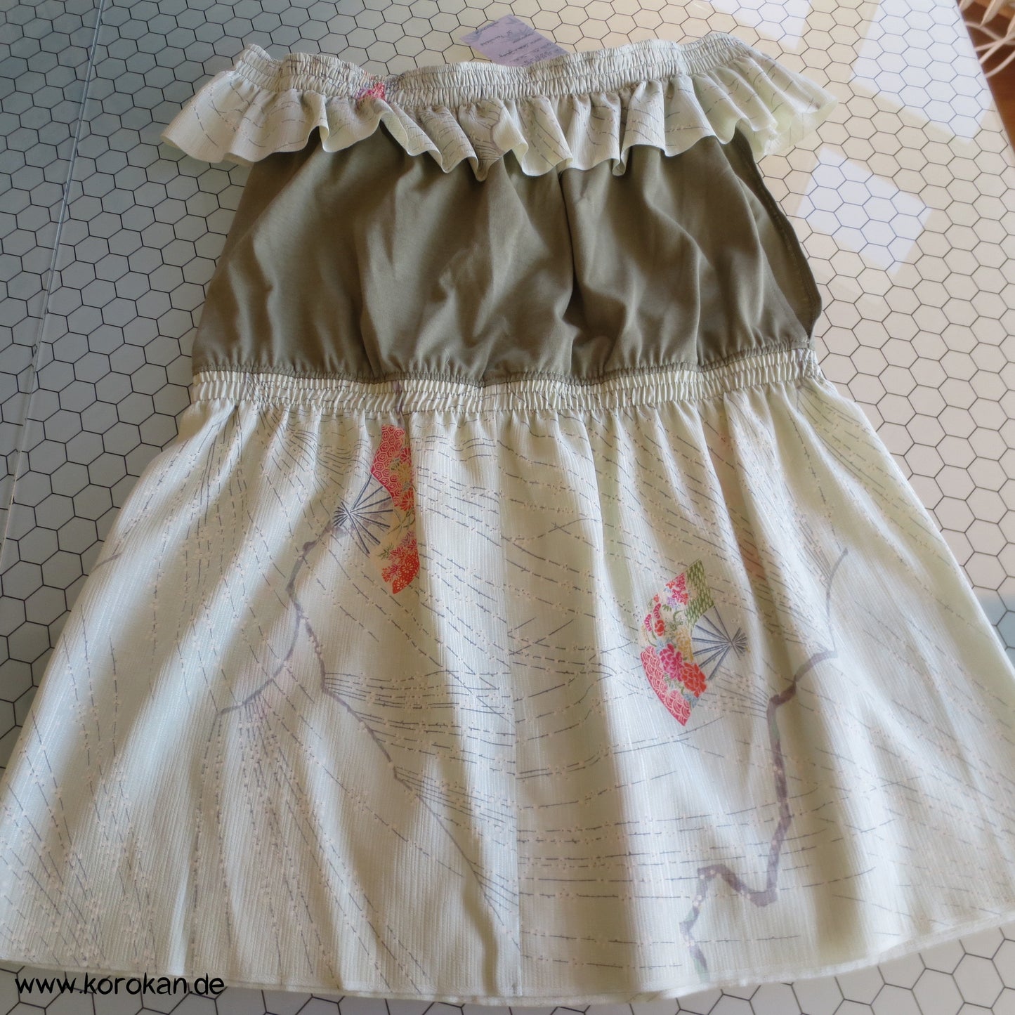 Carmen top aus Baumwolljersey und Kimono Seidenkrepp