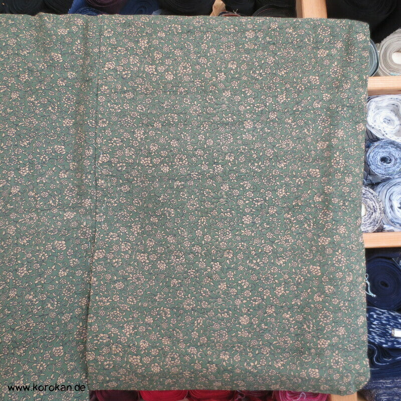 Mille Fleur auf grün Tsumugi Seiden Japan Kimono
