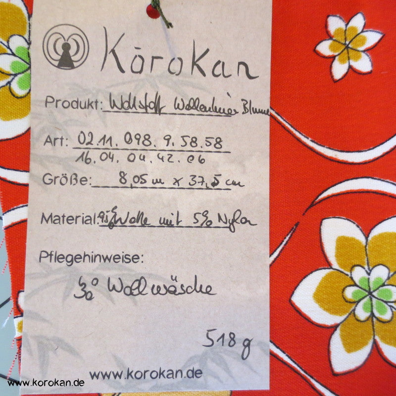 Wollmusselin Tatewaku mit Blüten auf rot - Juban oder Kimono Stoff