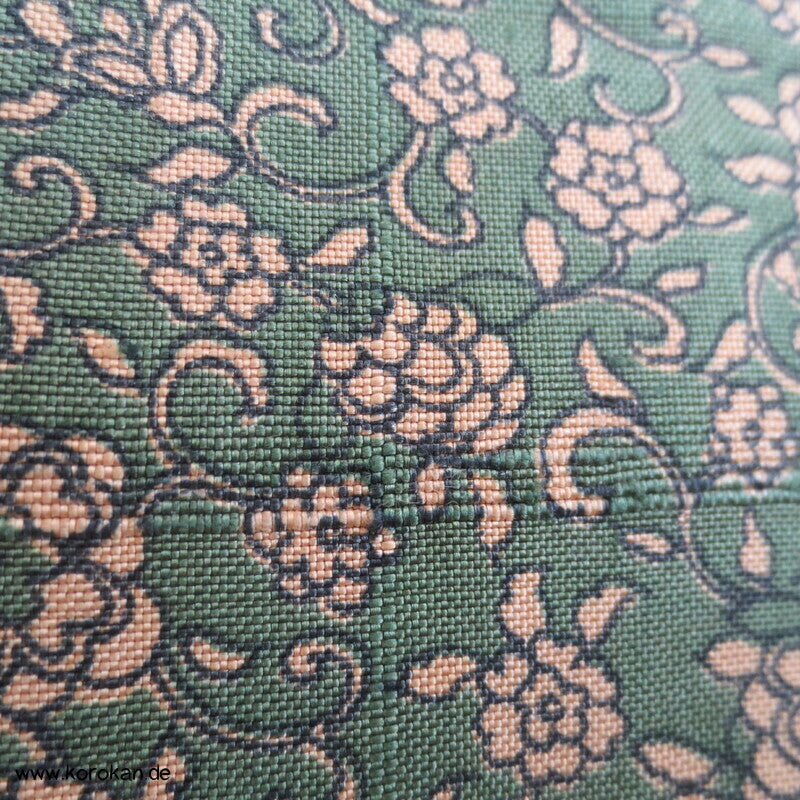 Mille Fleur auf grün Tsumugi Seiden Japan Kimono