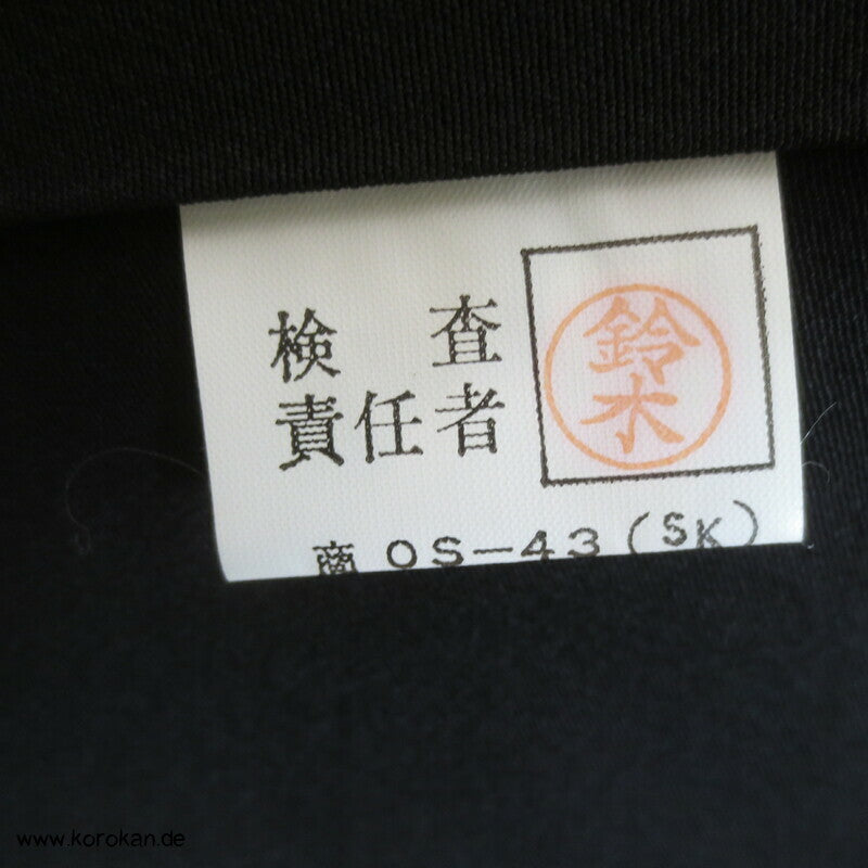 Bambus und junge Kiefern Seidencrepe Tomesode Kimono, goldbestickt