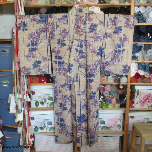 Art Deco violettblaue Blätter und Zweige Meisen Seiden Kimono
