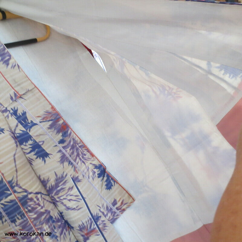 Art Deco violettblaue Blätter und Zweige Meisen Seiden Kimono
