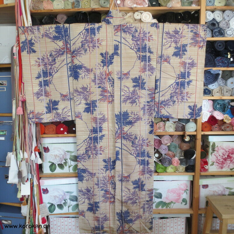 Art Deco violettblaue Blätter und Zweige Meisen Seiden Kimono
