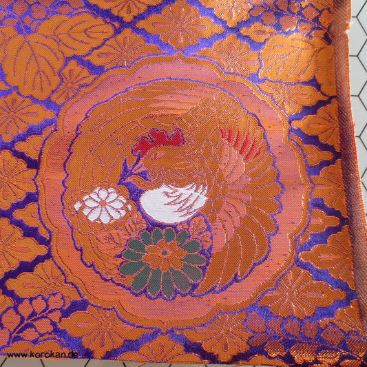 Phönix Roundels auf Wisteria Grund Seidenbrokat