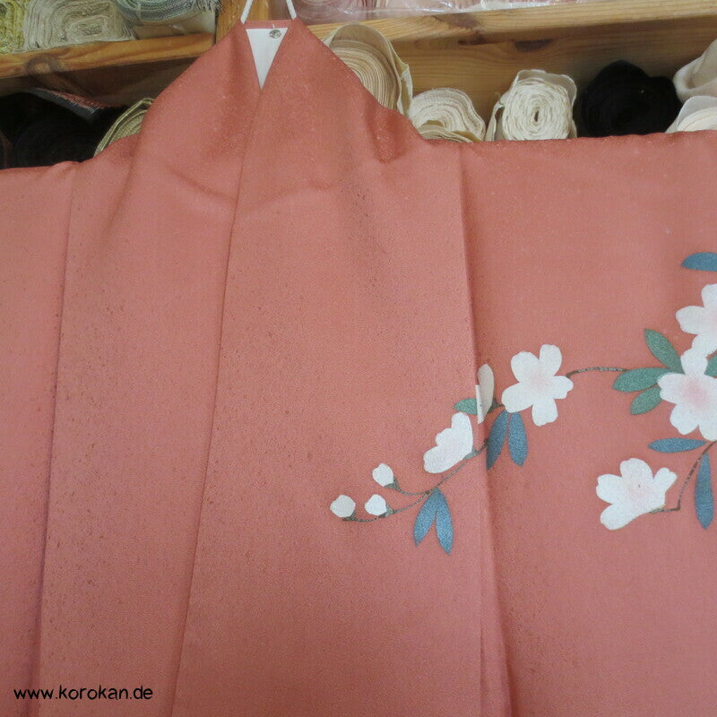 klassischer Kirschblütenzweige Homongi Seidendamast Kimono