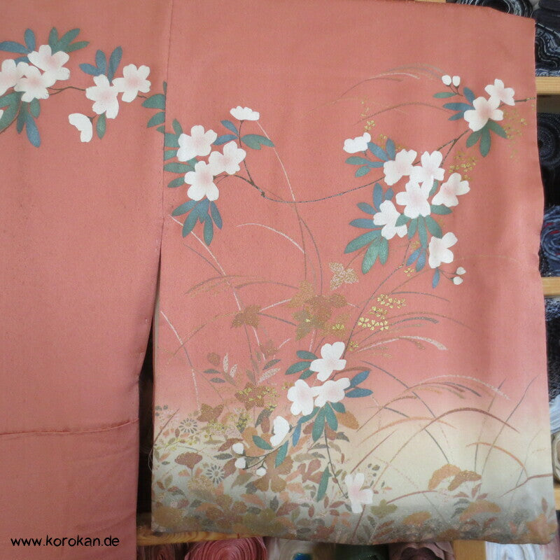 klassischer Kirschblütenzweige Homongi Seidendamast Kimono