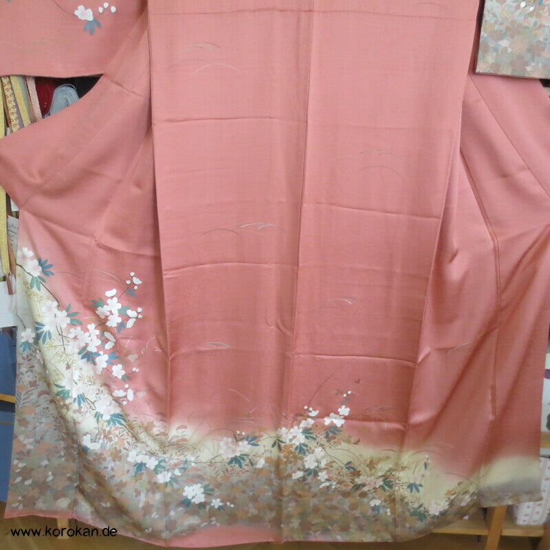 klassischer Kirschblütenzweige Homongi Seidendamast Kimono