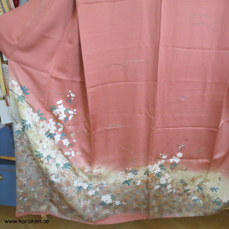 klassischer Kirschblütenzweige Homongi Seidendamast Kimono