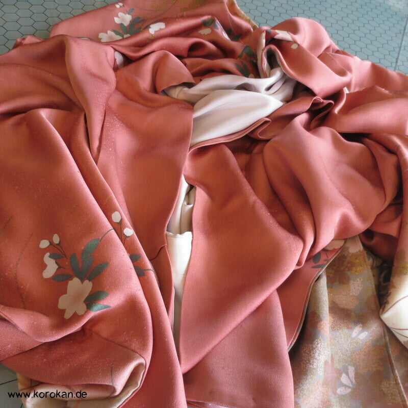 klassischer Kirschblütenzweige Homongi Seidendamast Kimono
