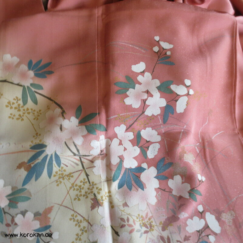klassischer Kirschblütenzweige Homongi Seidendamast Kimono