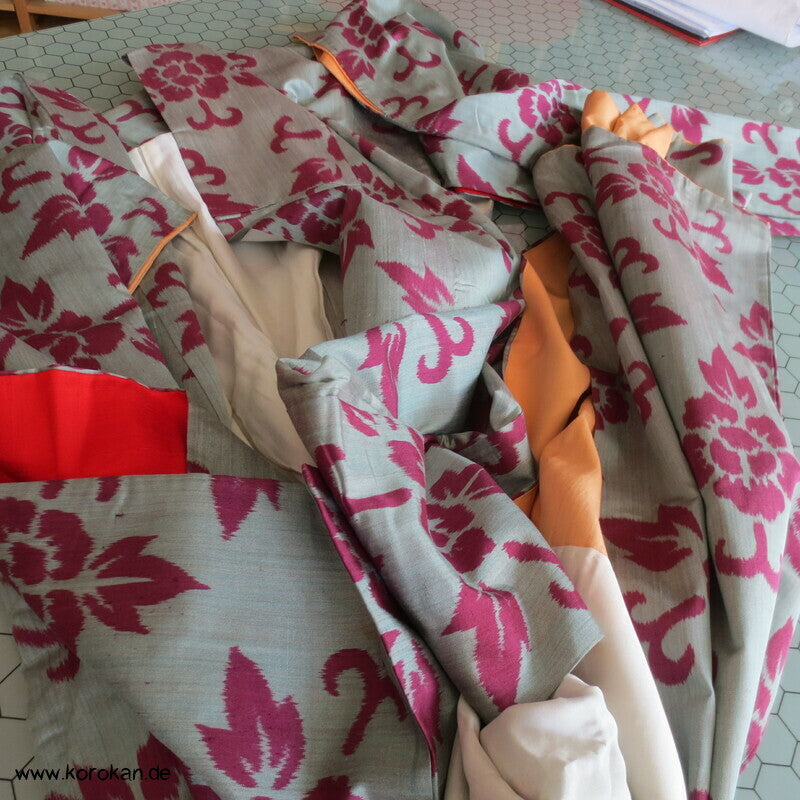 Päonien Karakusa Arabesken Meisen Seiden Kimono