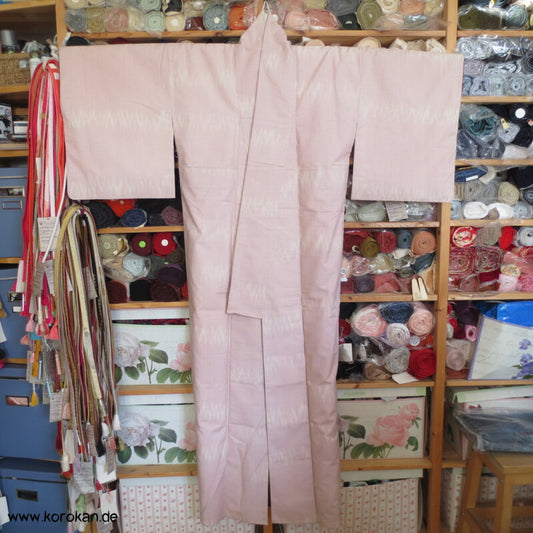 japanischer zartrosa Sakura Kasuri Nebel Tsumugi Seiden Kimono