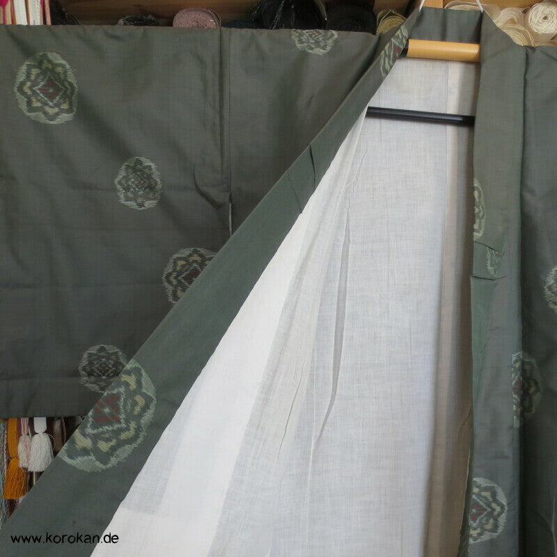 Art Deco graugrün mit Schneeflocken Meisen Seiden Kimono