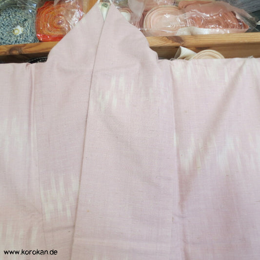 japanischer zartrosa Sakura Kasuri Nebel Tsumugi Seiden Kimono