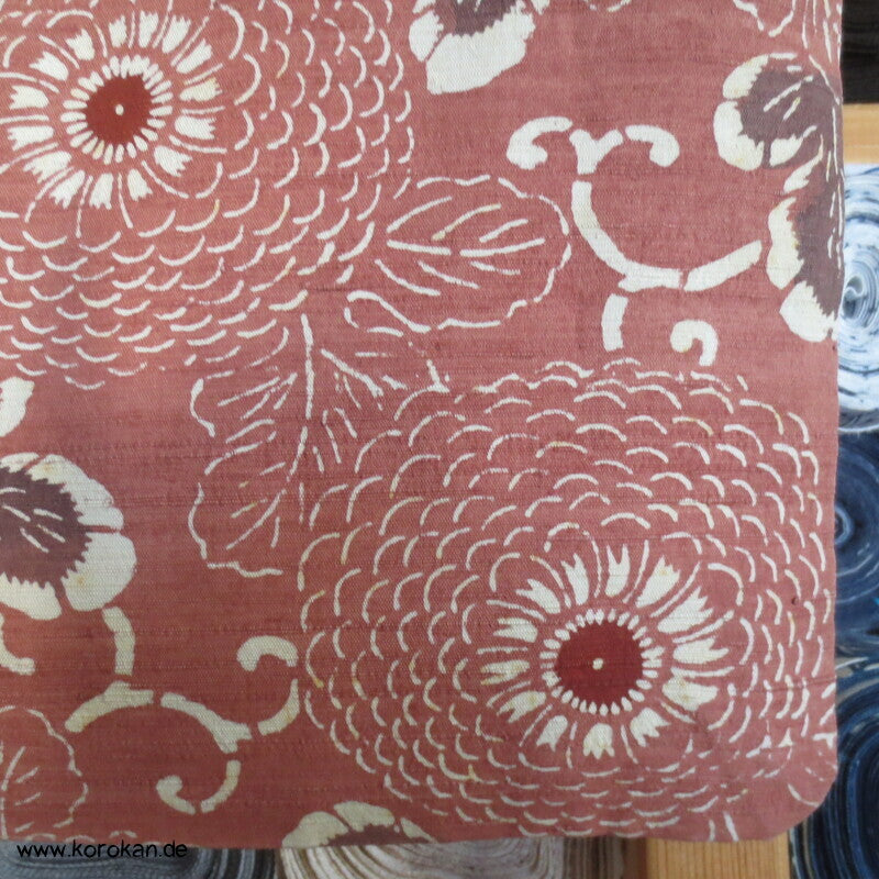 Tsumugi Seiden Kimono, gedruckte Kiku Chrysanthemen