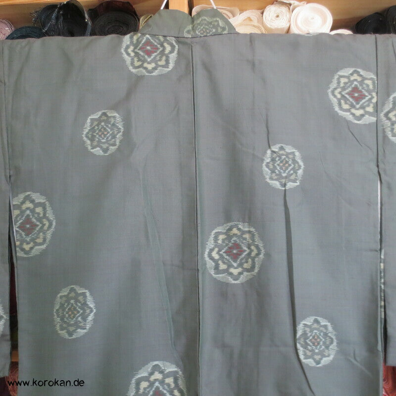 Art Deco graugrün mit Schneeflocken Meisen Seiden Kimono