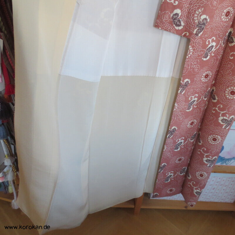 Tsumugi Seiden Kimono, gedruckte Kiku Chrysanthemen