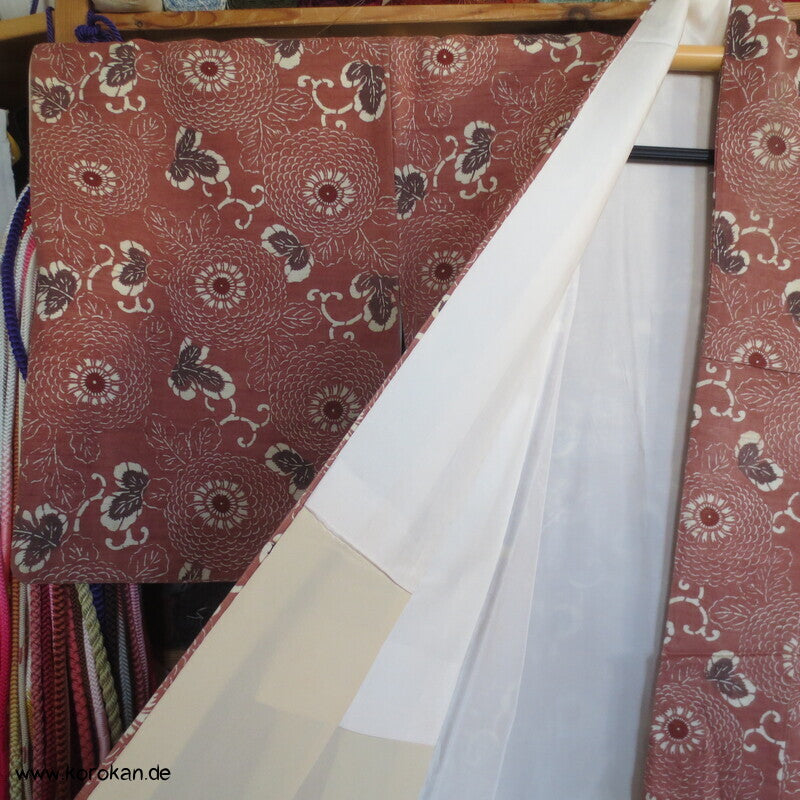Tsumugi Seiden Kimono, gedruckte Kiku Chrysanthemen