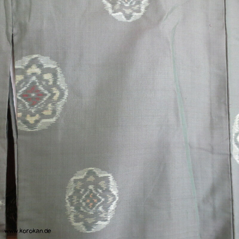 Art Deco graugrün mit Schneeflocken Meisen Seiden Kimono