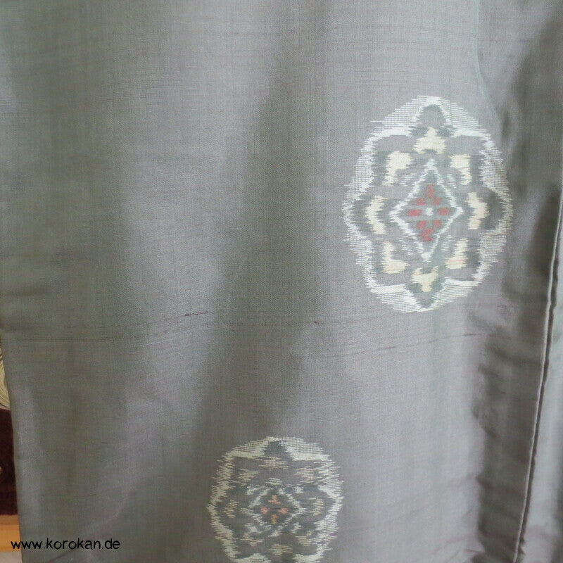 Art Deco graugrün mit Schneeflocken Meisen Seiden Kimono