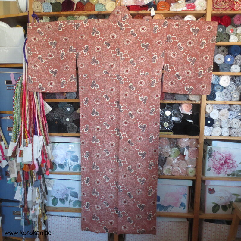 Tsumugi Seiden Kimono, gedruckte Kiku Chrysanthemen