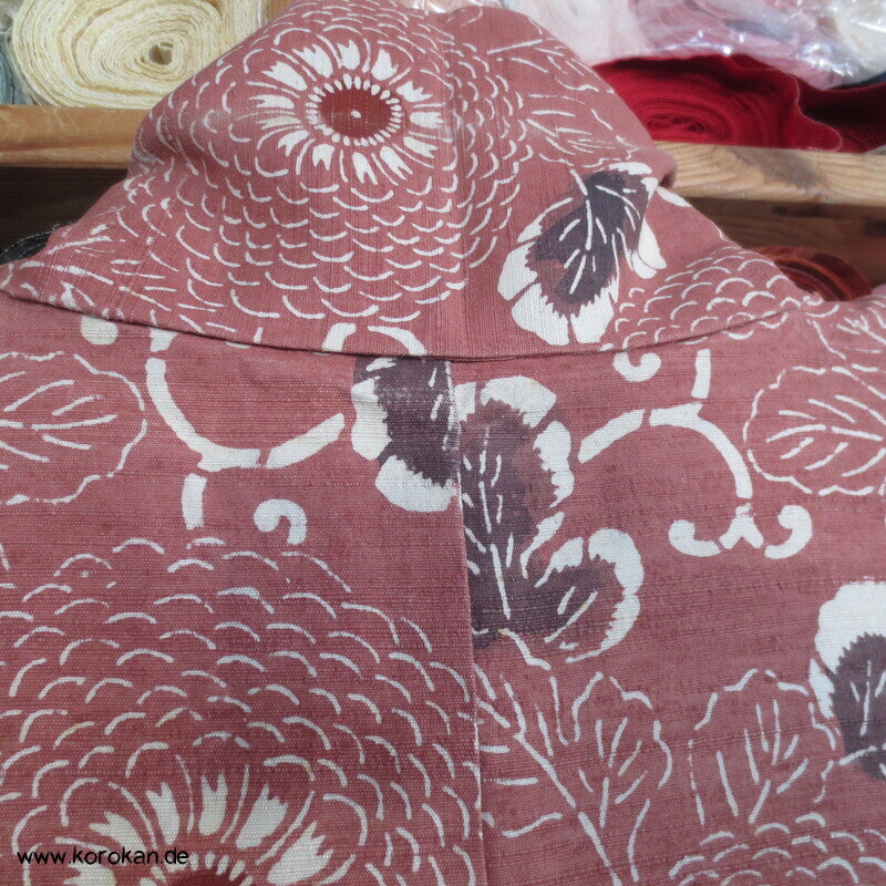 Tsumugi Seiden Kimono, gedruckte Kiku Chrysanthemen