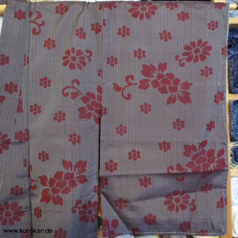 feine Streifen, Blüten, Arabesken Meisen Seiden Kimono