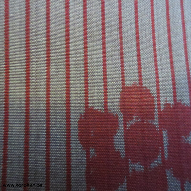 feine Streifen, Blüten, Arabesken Meisen Seiden Kimono