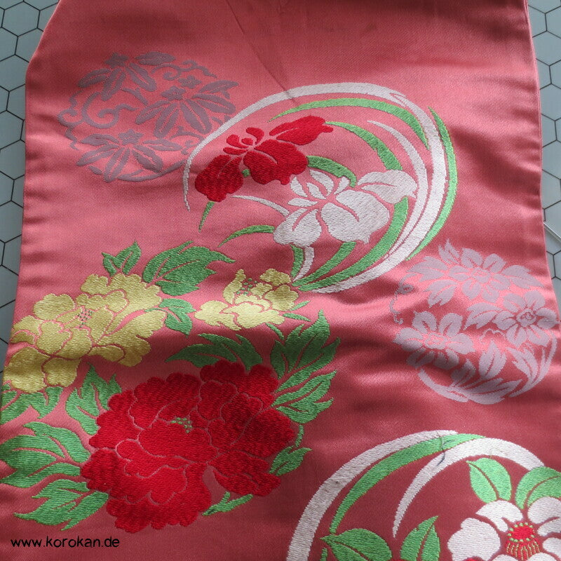 Rondelle mit Blumen, Iris, Kamelie, Bambus Nagoya Obi