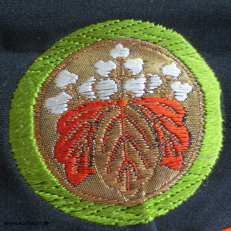 bunte Mon Wappen auf schwarzer Seide Fukuro Obi Seidenbrokat Kimonogürtel