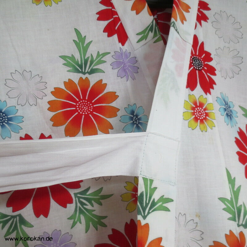 Yukata Kimono für Mädchen, bunte Blumen auf weiß